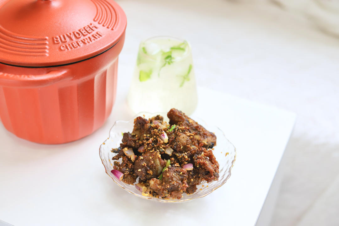 蒜香椒盐排骨【2月北鼎珐琅锅食谱】的做法