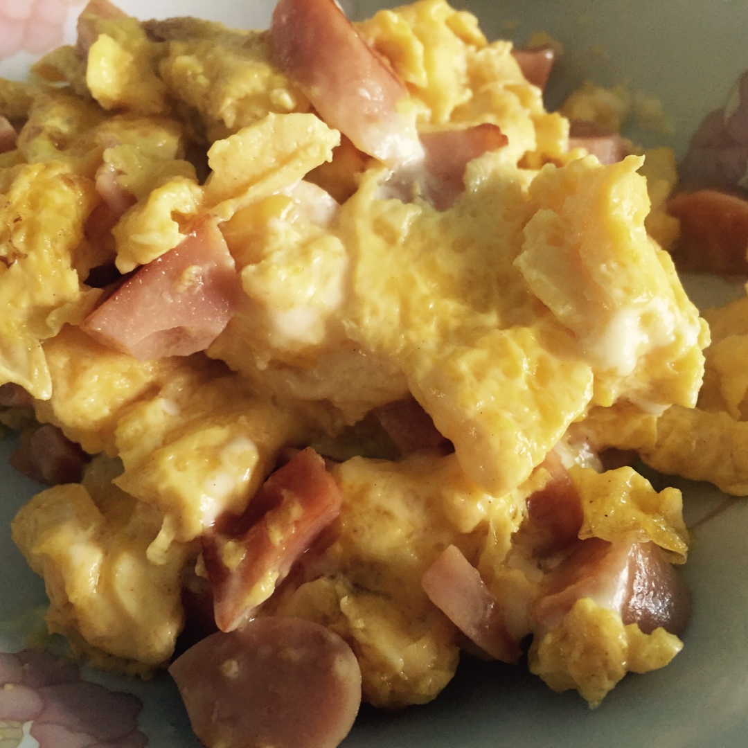 煎火腿奶酪蛋饼