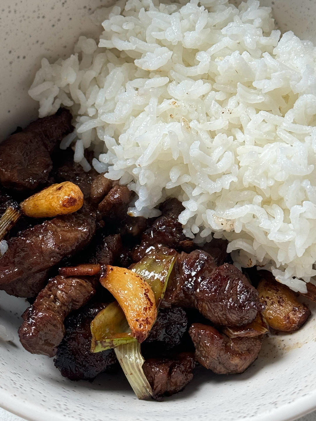 听起来就很好吃的黑椒蒜子牛肉粒