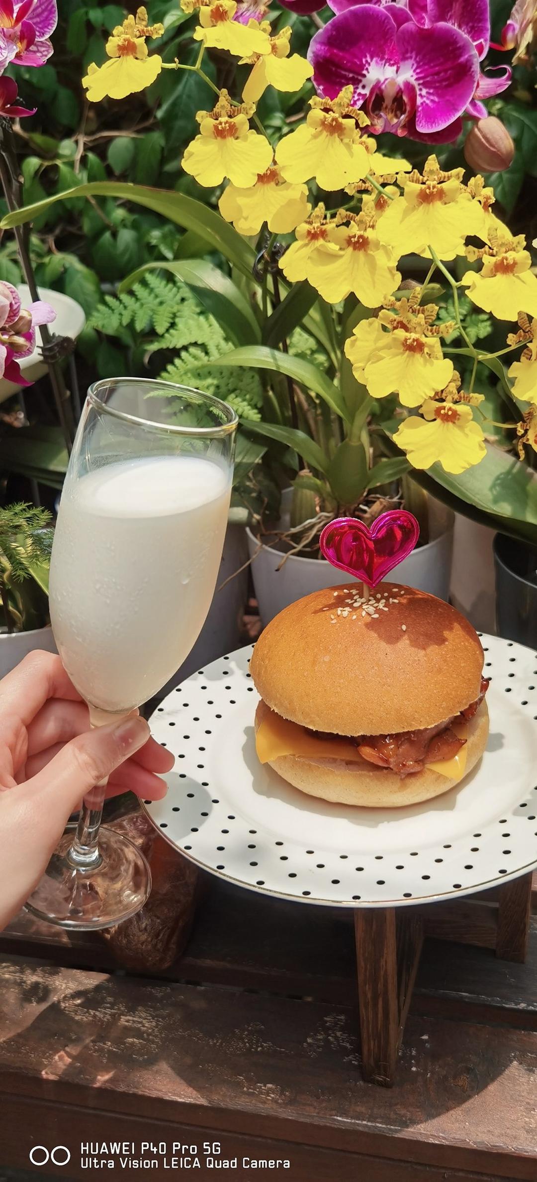 照烧鸡腿堡 | 面包够酥，鸡肉juicy，完美复刻小时候的满分味道