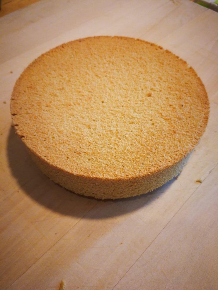 蝶豆花香缇奶油蛋糕