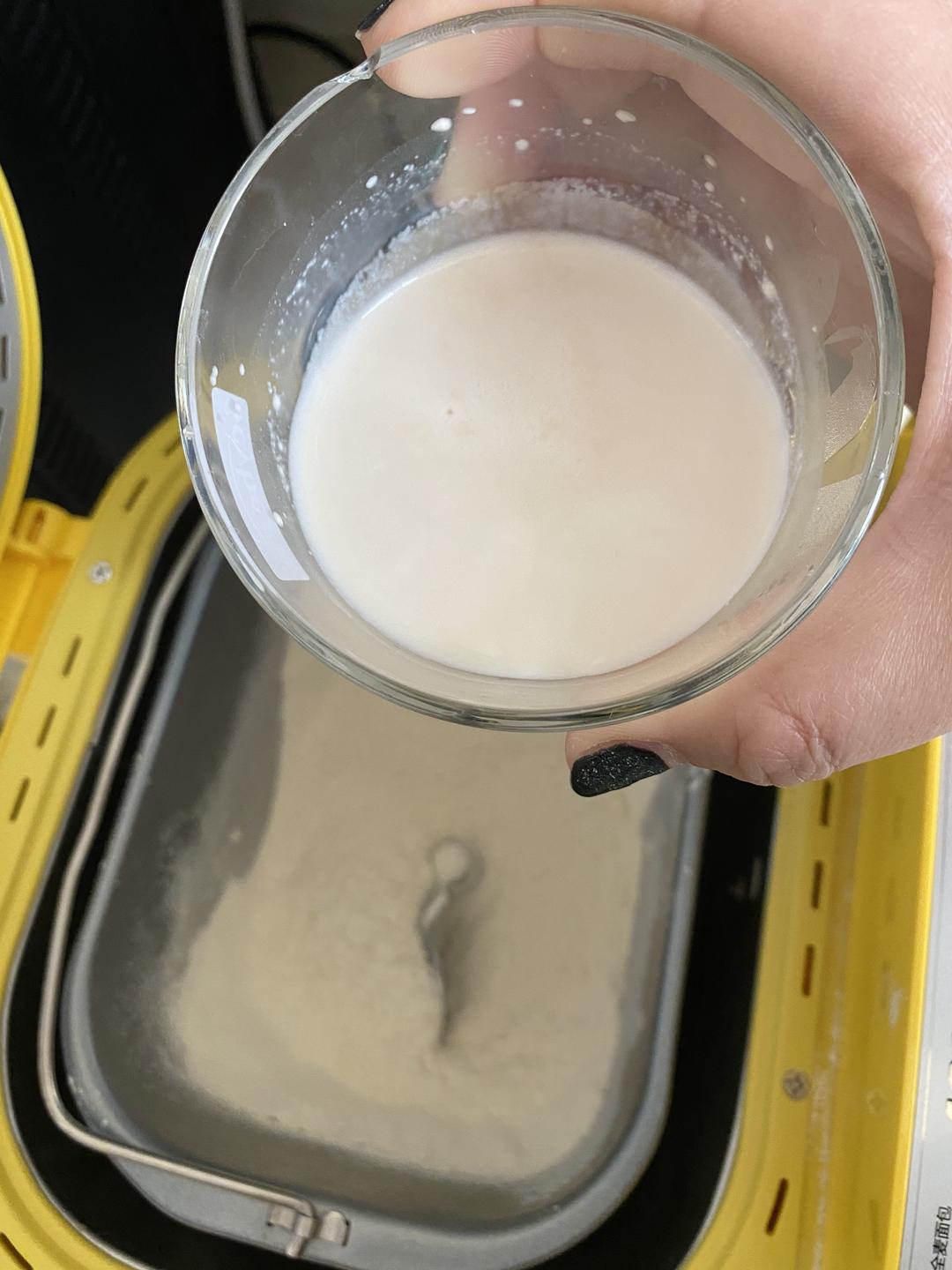 纯奶手撕吐司的做法 步骤1