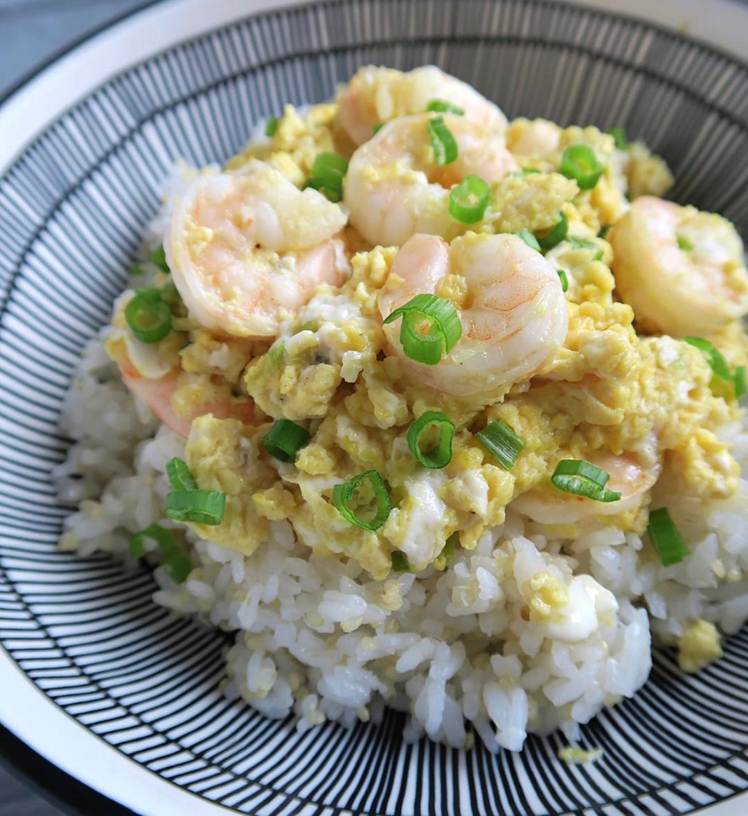 滑蛋虾仁烩饭的做法