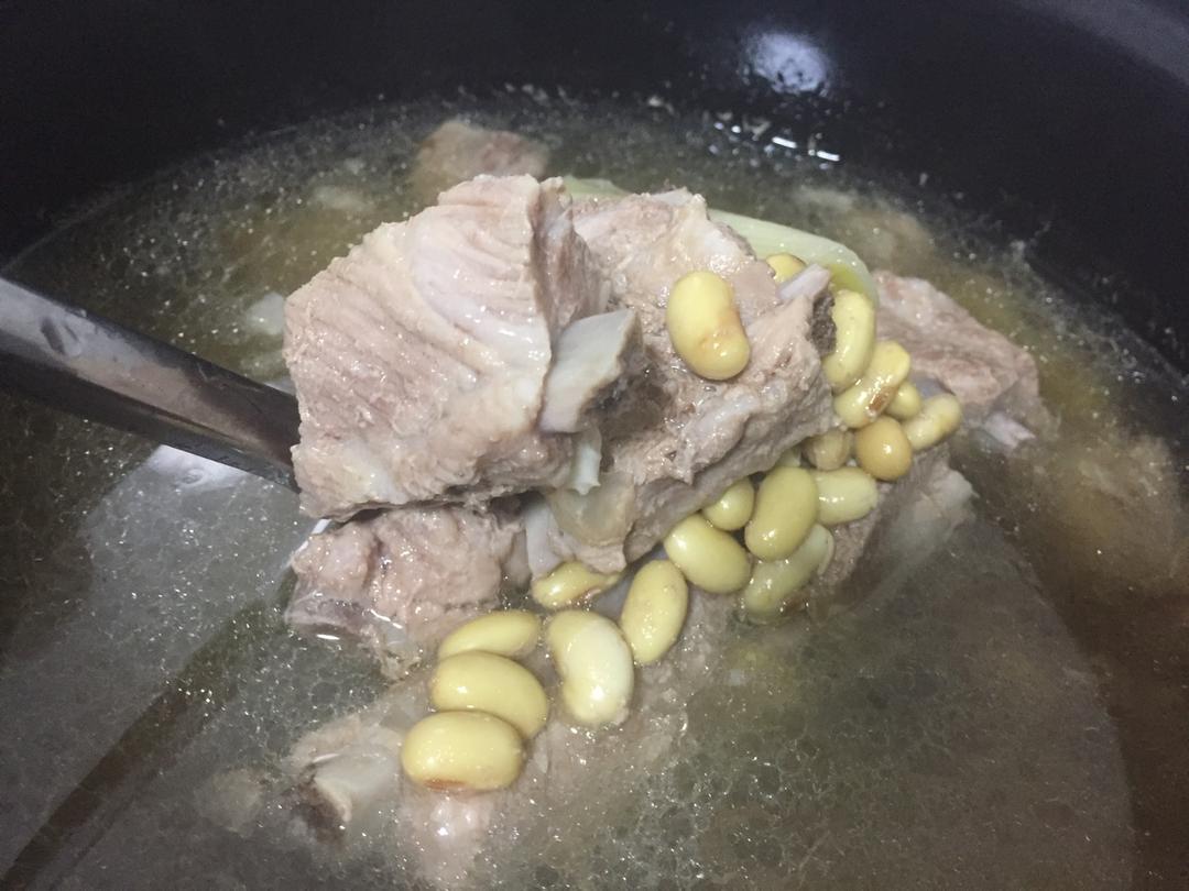 黄豆炖排骨