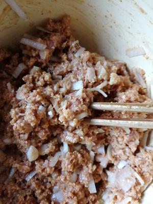 鱼籽猪肉饺子的做法 步骤2