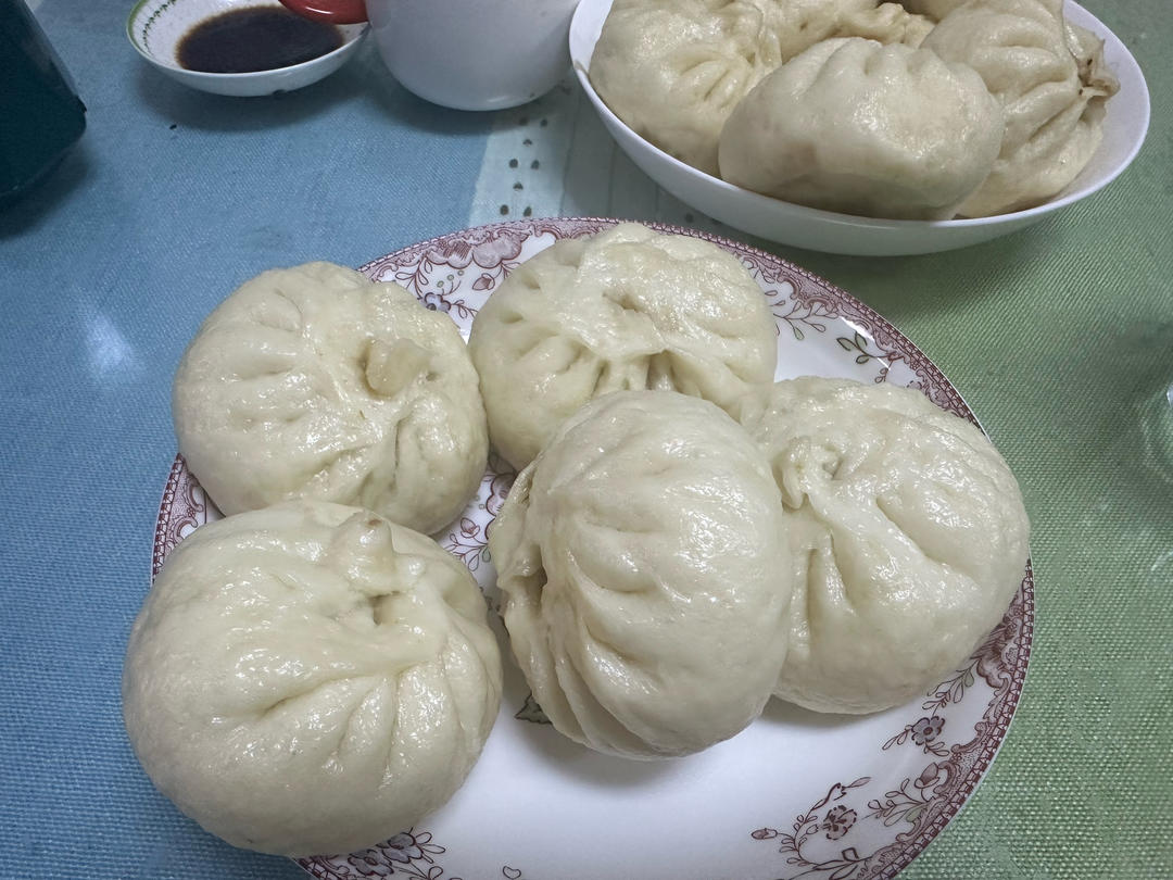 荠菜鲜肉包