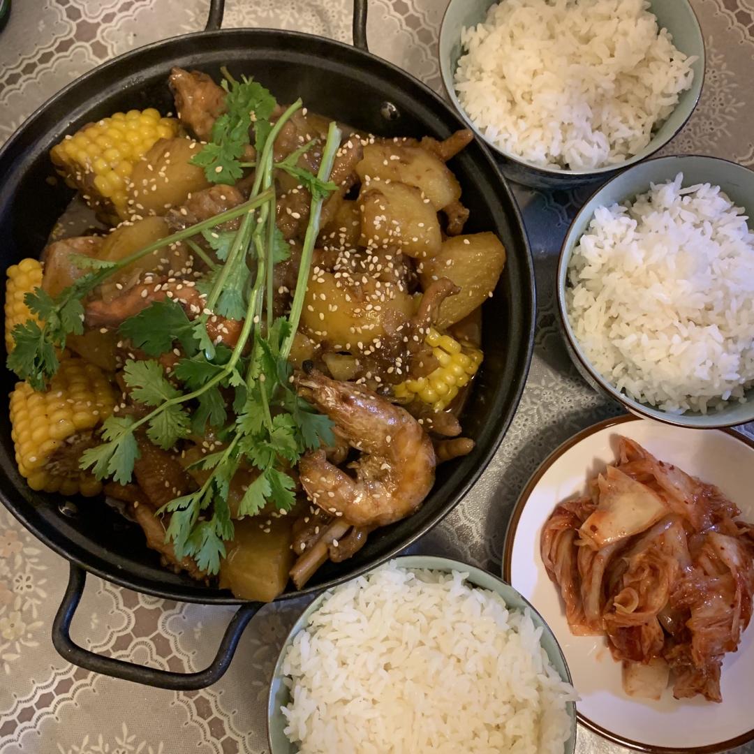 好吃的鸡爪鲜虾煲（连续被家人翻牌菜肴）