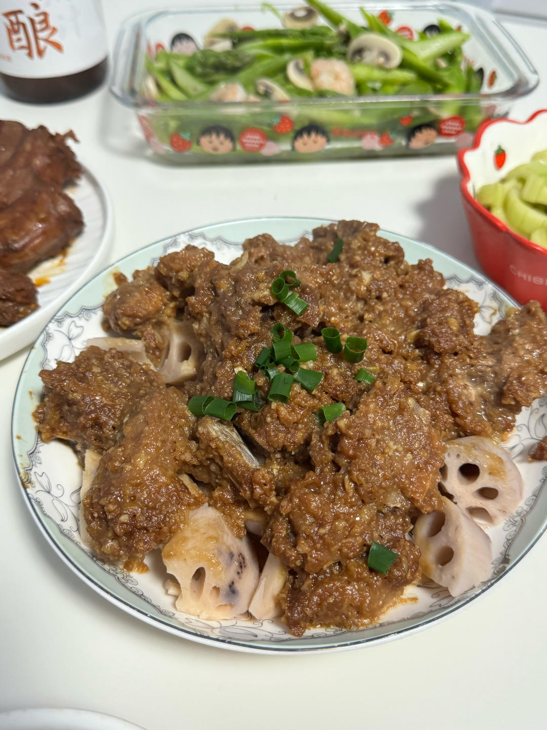 粉蒸排骨卧莲藕