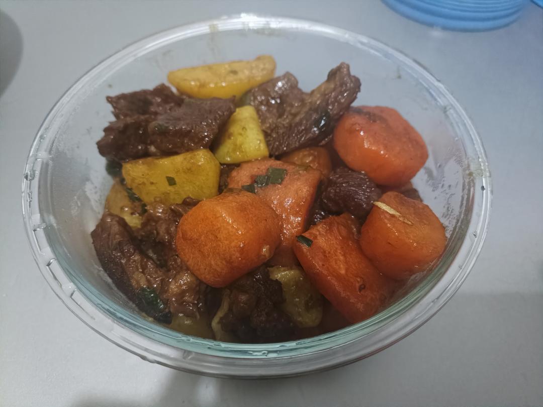 胡萝卜土豆炖牛肉