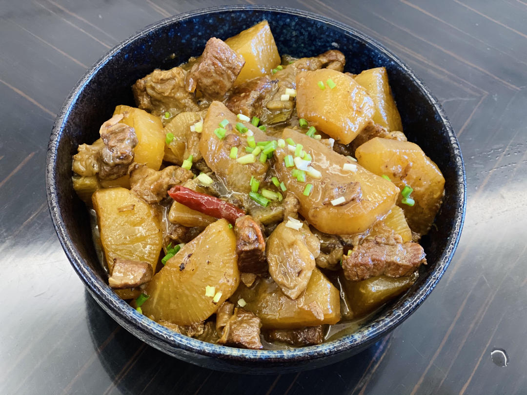 萝卜牛腩煲