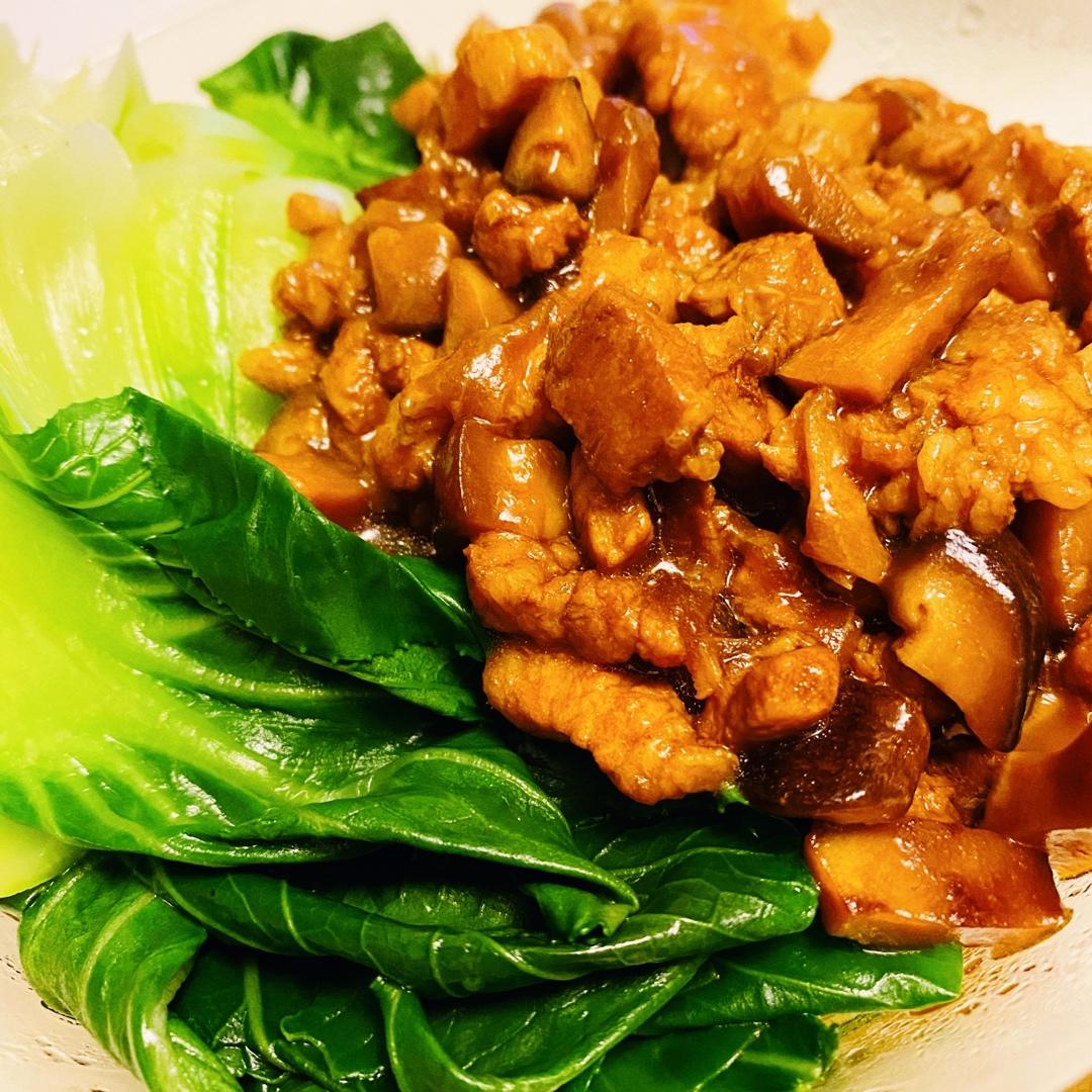 洋葱酥卤肉饭