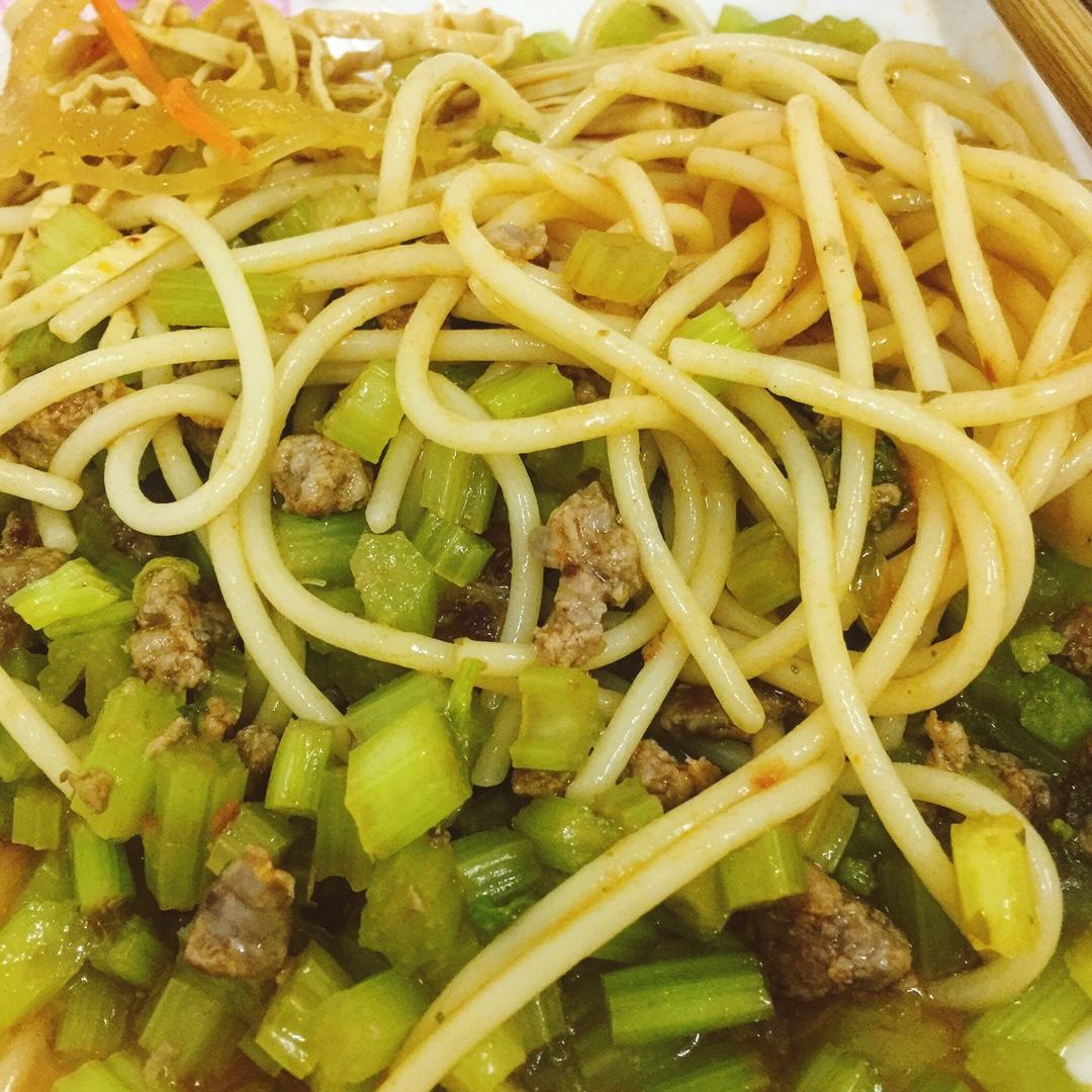 黑椒鸡丝意面