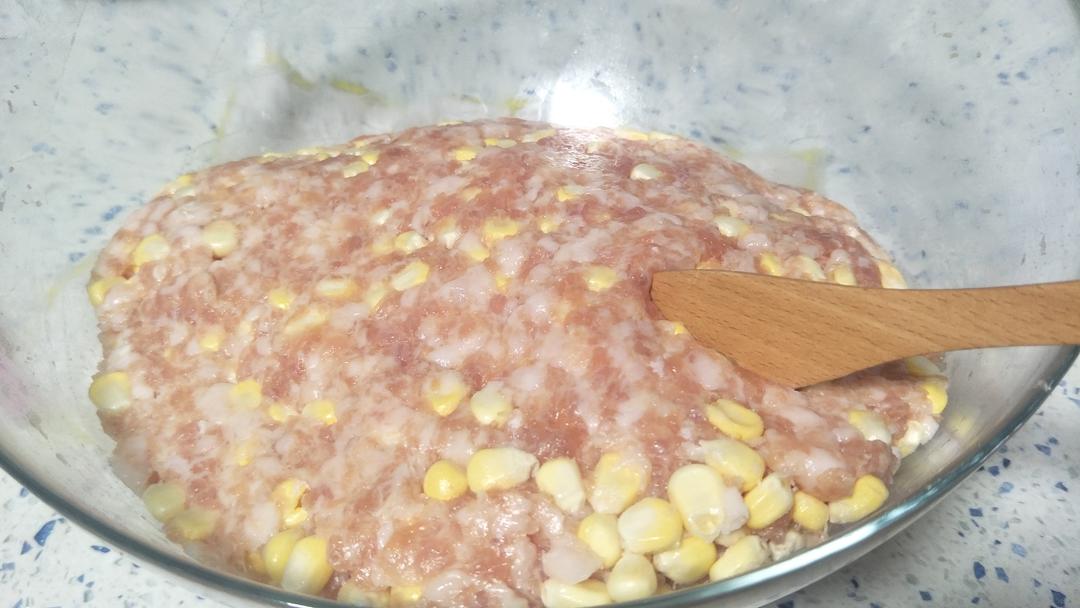不出水又一口爆汁的饺子馅——猪肉玉米馅的做法 步骤9