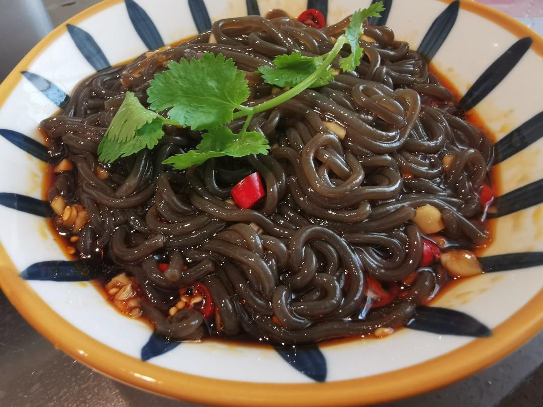 凉拌蕨根粉