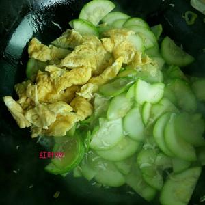 角瓜虾皮炒鸡蛋的做法 步骤5