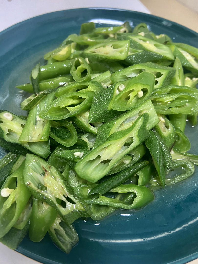 辣椒炒秋葵
