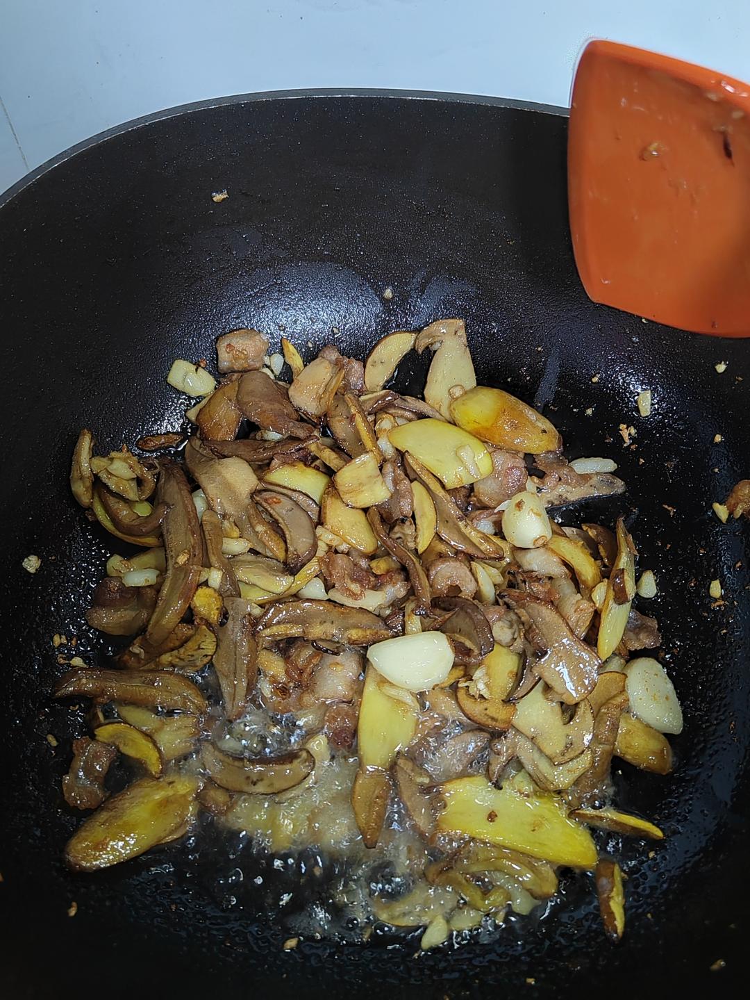 青椒牛肝菌（红见手青）