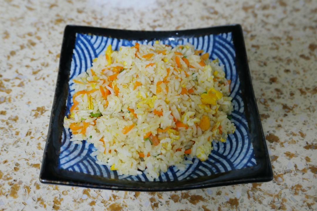 胡萝卜蛋炒饭