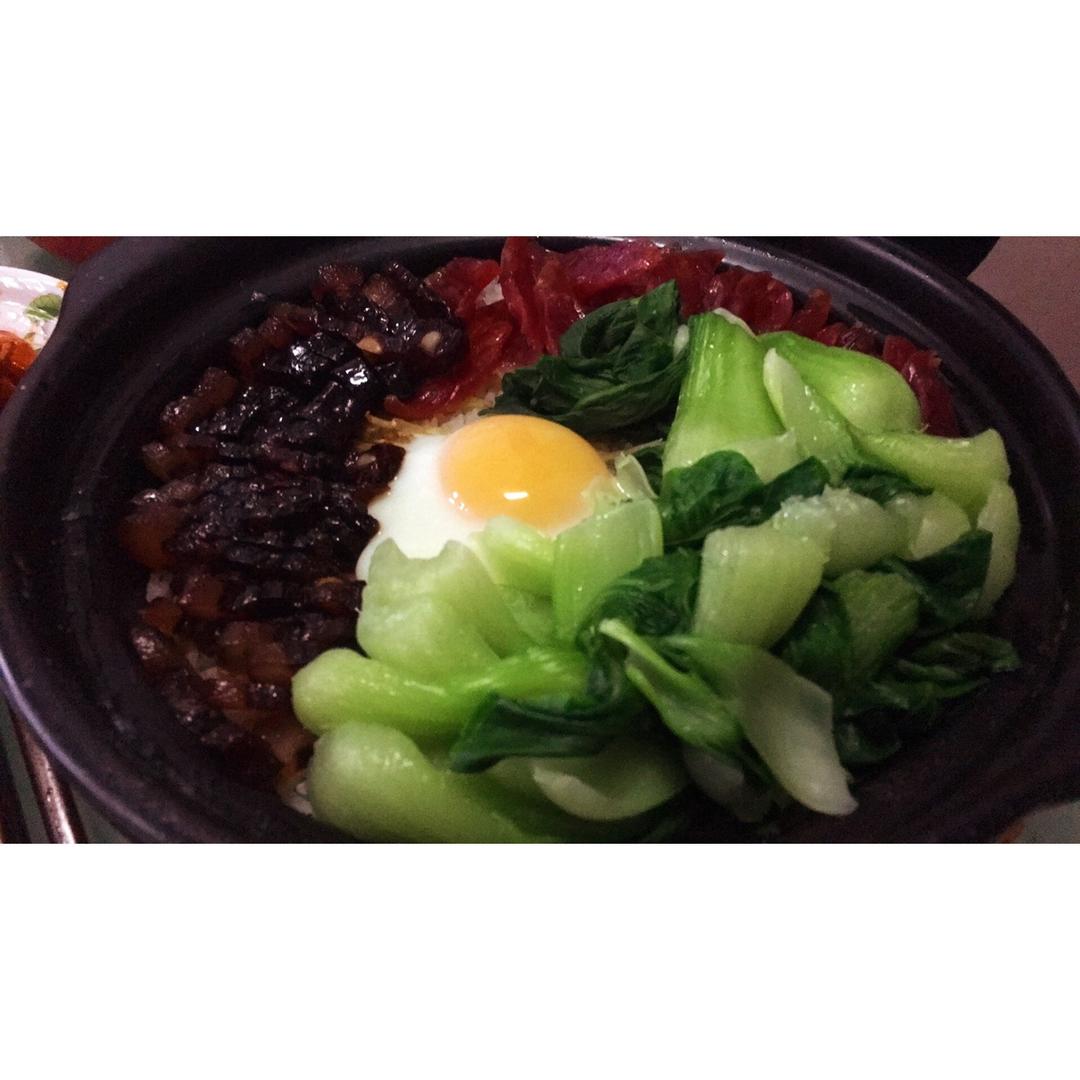 广式腊味煲仔饭