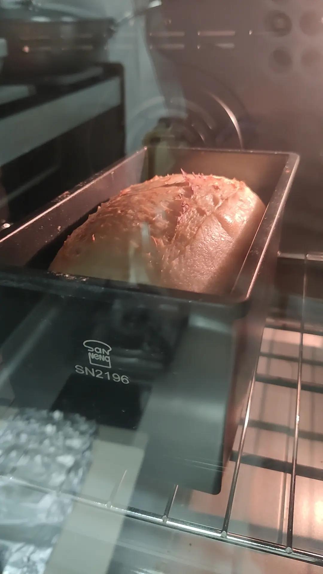 天然鲁邦酸种•三明治吐司面包〔硬欧包〕