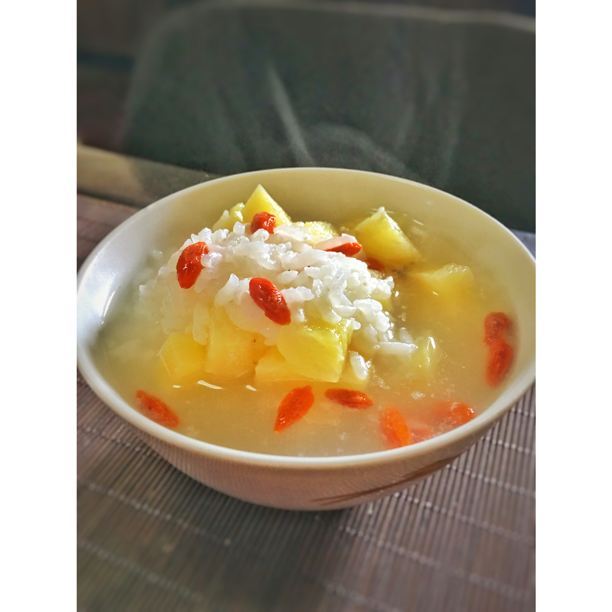 珍妮丁做的菠萝粥