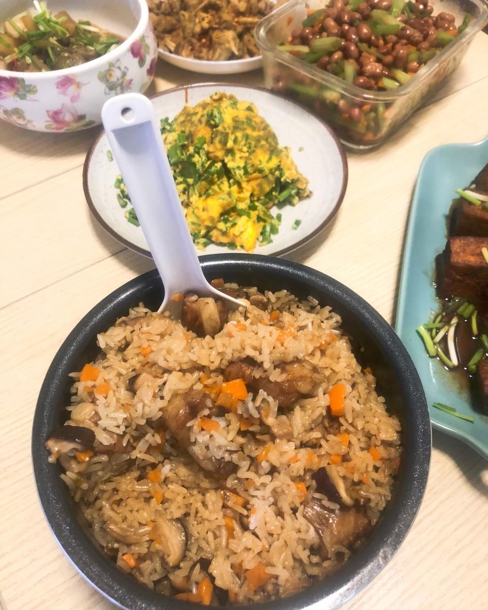 喷香排骨焖饭（爆好吃）