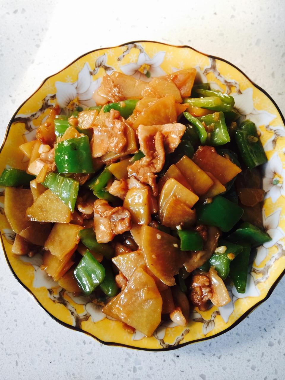肉炒青椒土豆片
