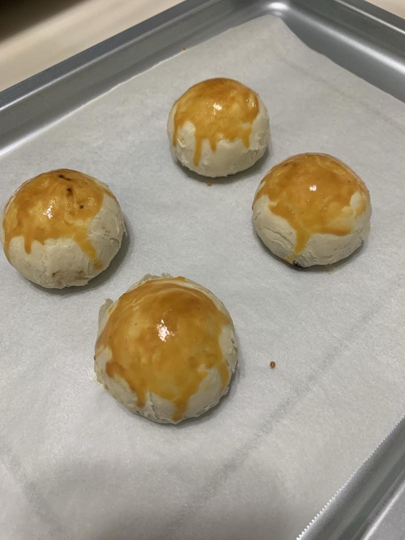 蛋黄酥（超详细步骤，附红豆沙馅做法）