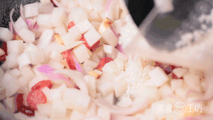 无水萝卜饭-从来没想过米饭还能这么做！的做法 步骤4