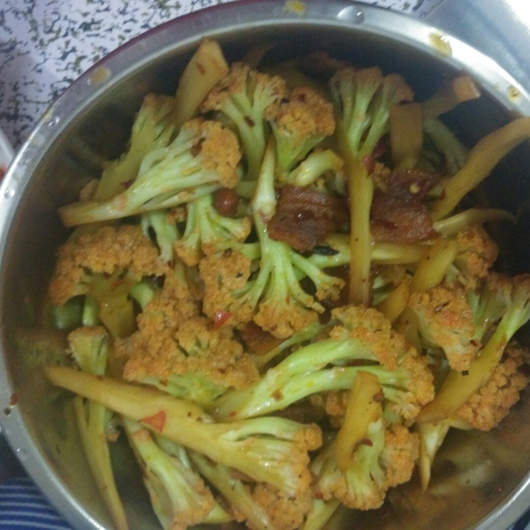 很“浪费”米饭的家常菜之一-------干锅菜花