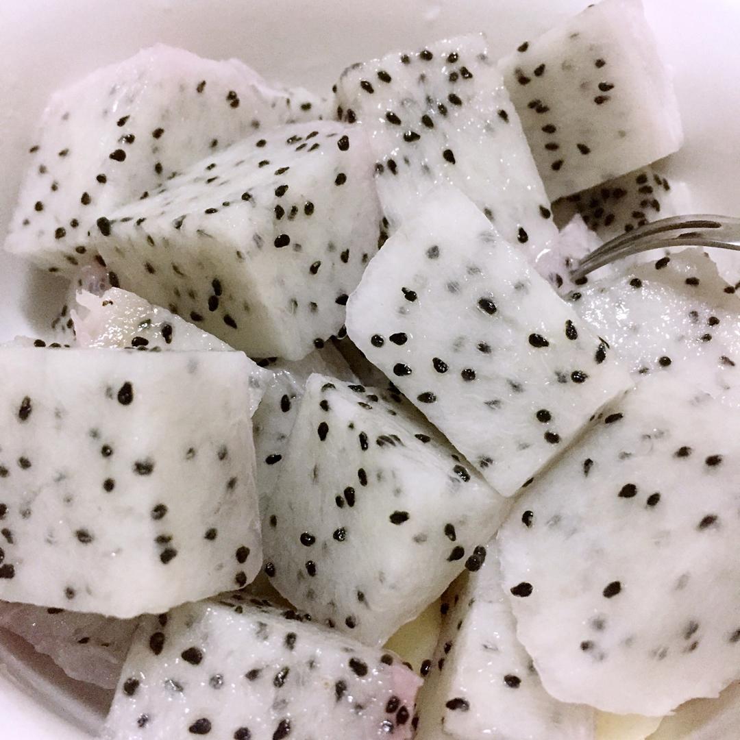 wendy菜菜爱吃鱼做的火龙果的正确切法