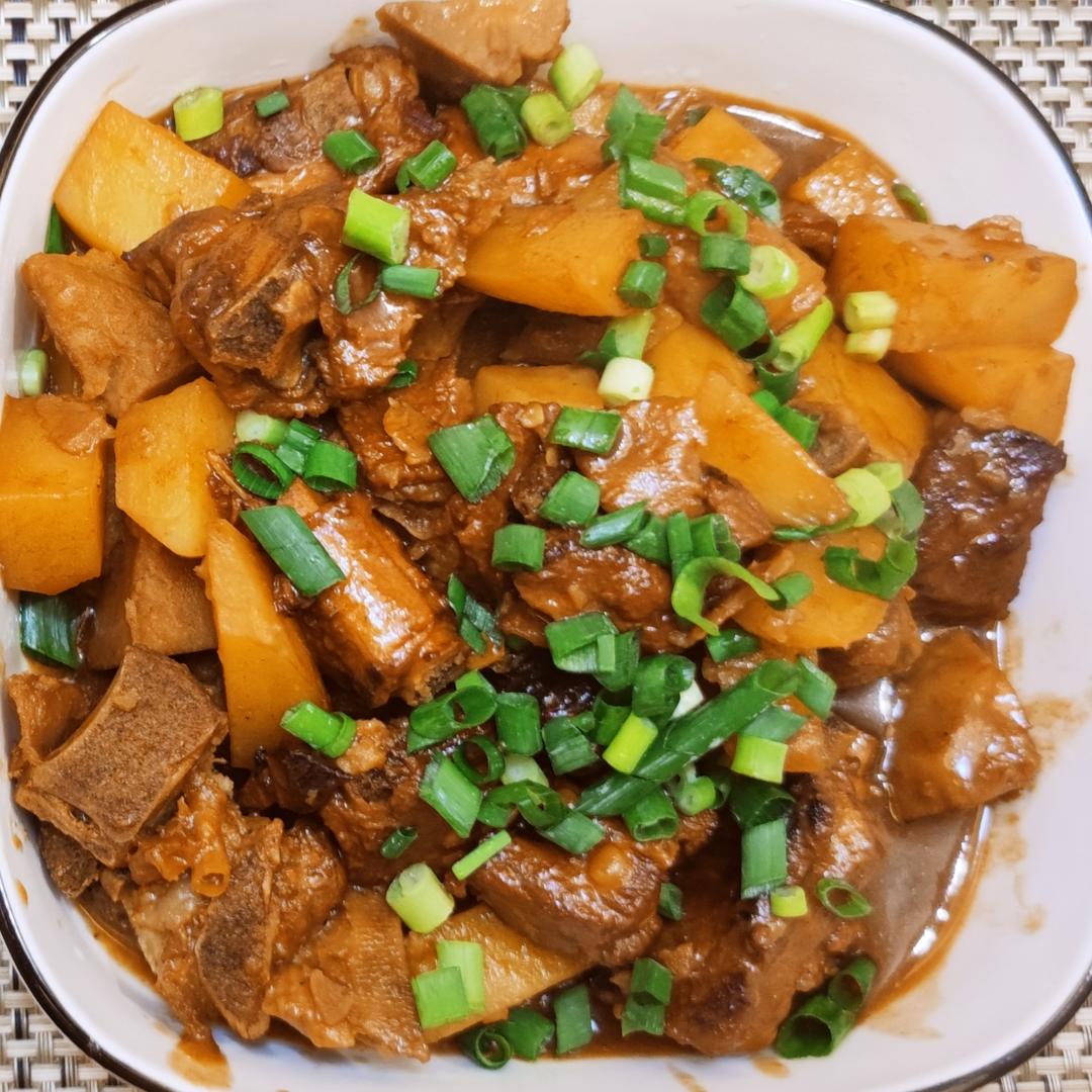 红烧排骨炖土豆