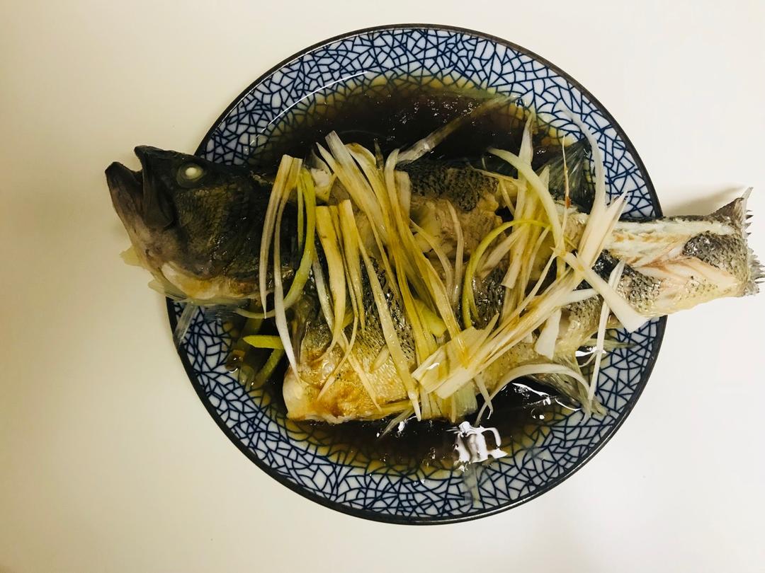 油泼鲈鱼