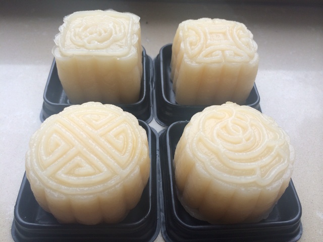 奶黄冰皮月饼