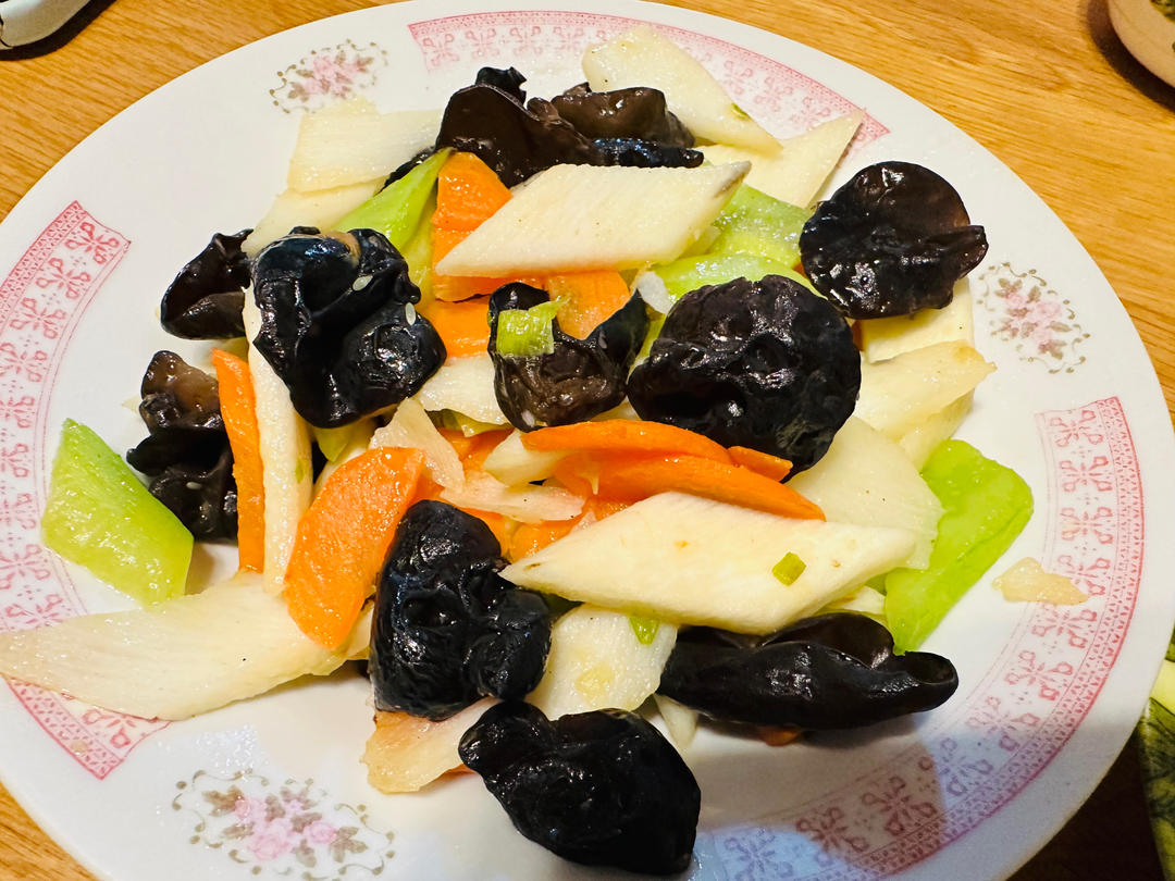 素菜冠军！营养美味的山药炒木耳