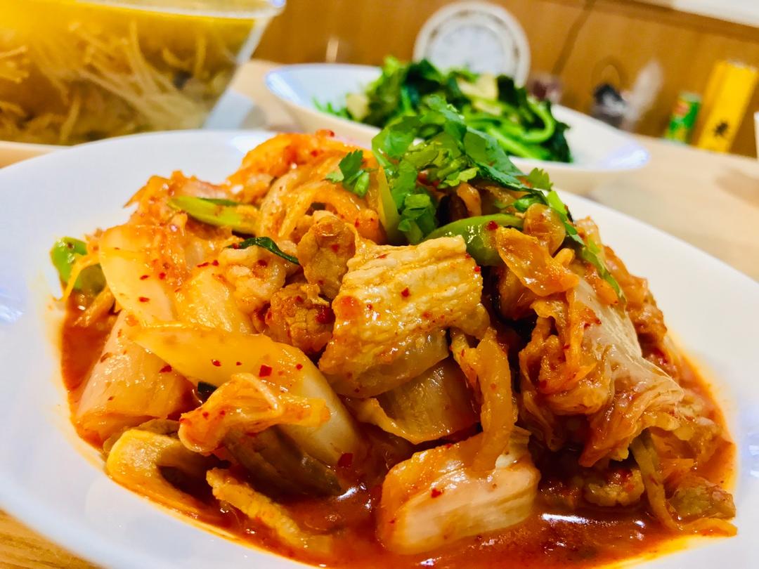 5分钟-辣白菜炒五花肉