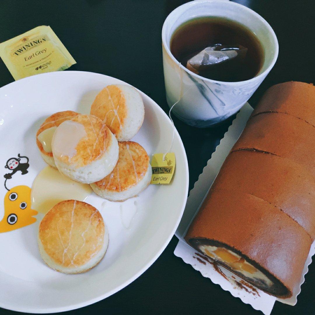 【视频】3分钟 奶油司康Scone(可能是世界上最快手的司康) 消耗淡奶油～