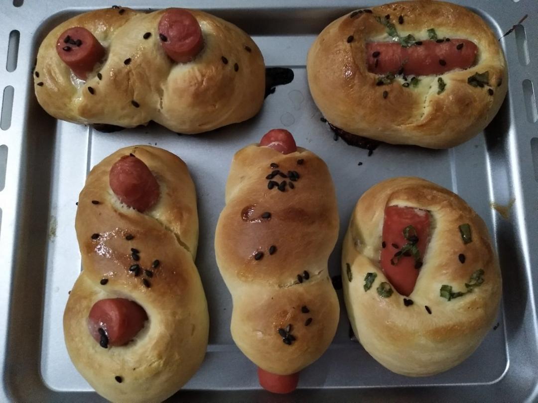 葱香芝士肠仔包