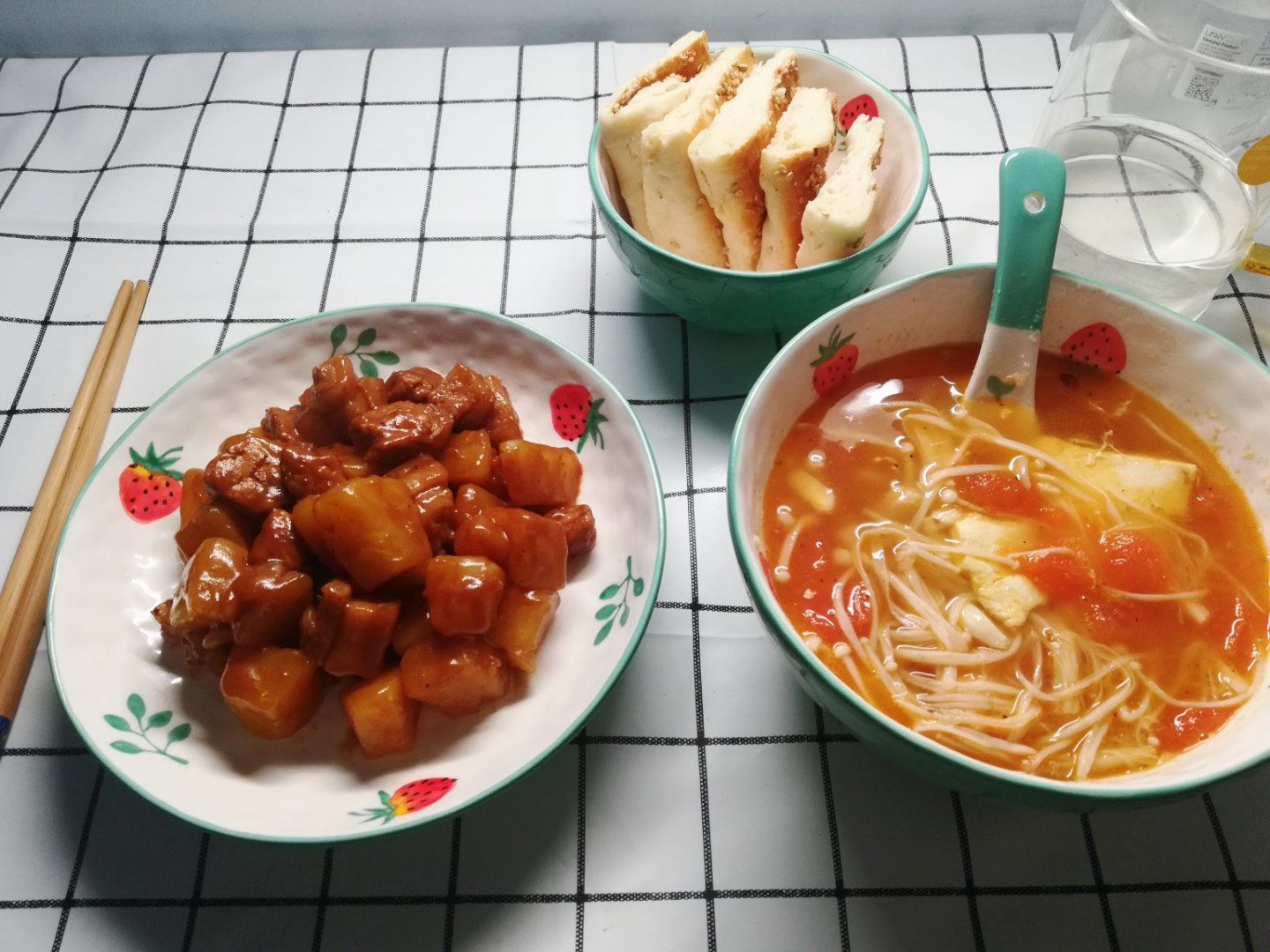 减脂快手菜～番茄金针菇豆腐汤