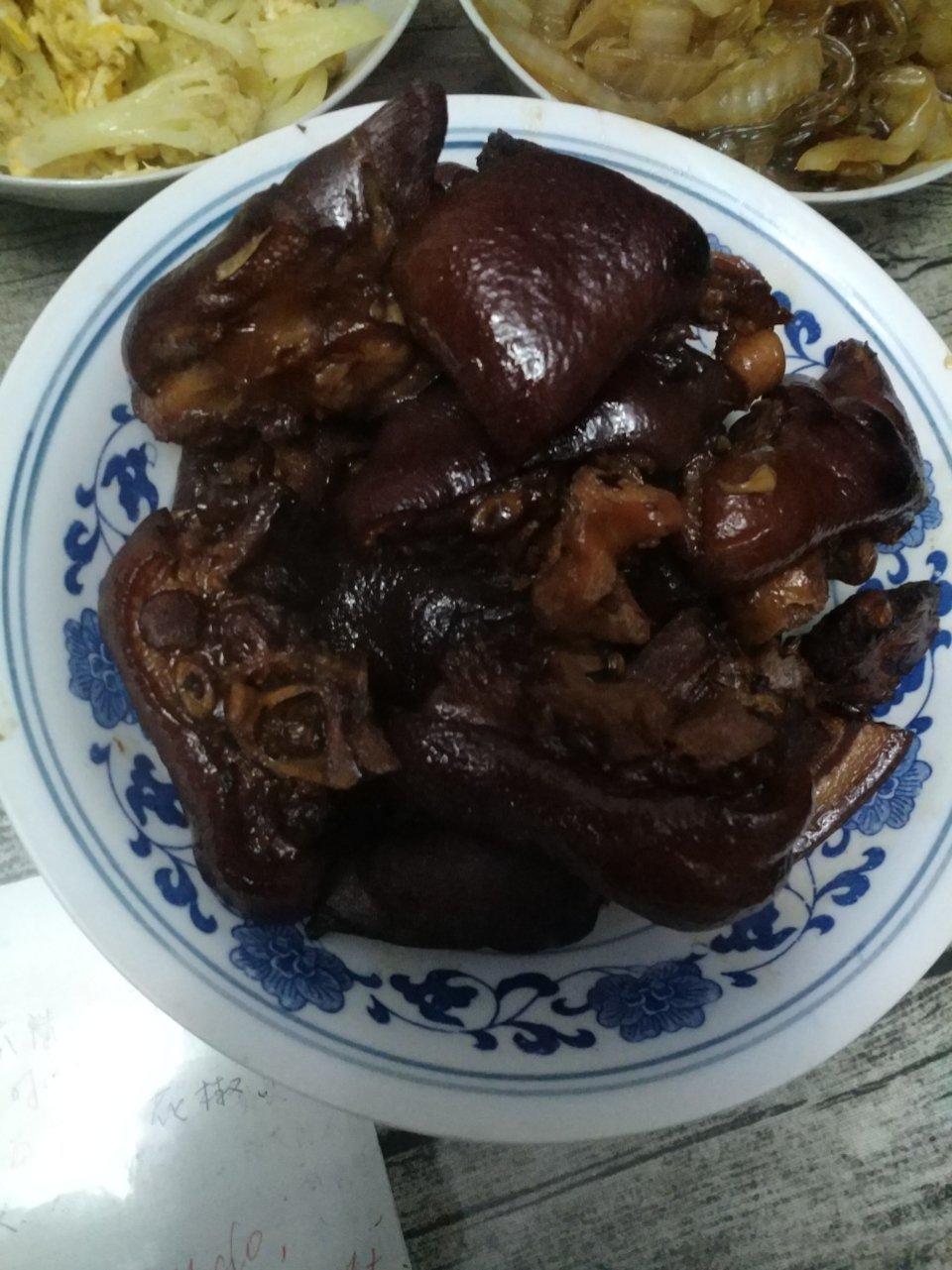 美味的家常菜：红烧猪蹄