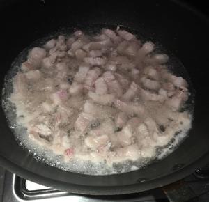 土豆红烧肉的做法 步骤1