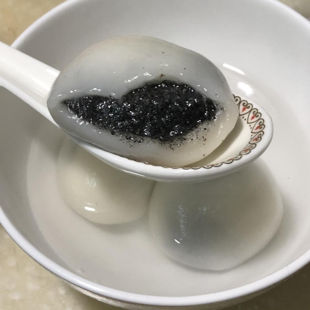 香窝拧tongman做的家传黑芝麻汤圆馅心(黑洋酥)