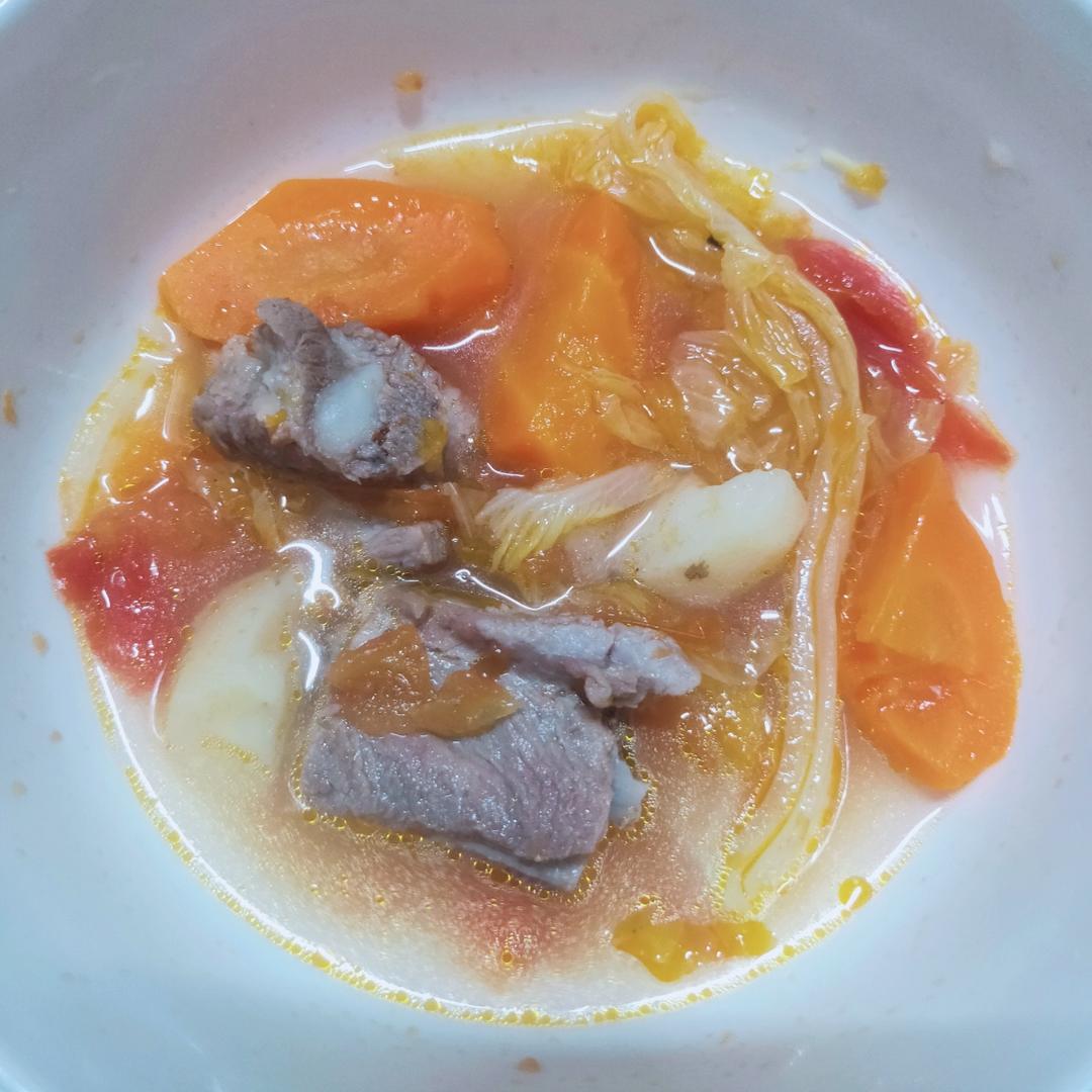 番茄土豆玉米排骨汤