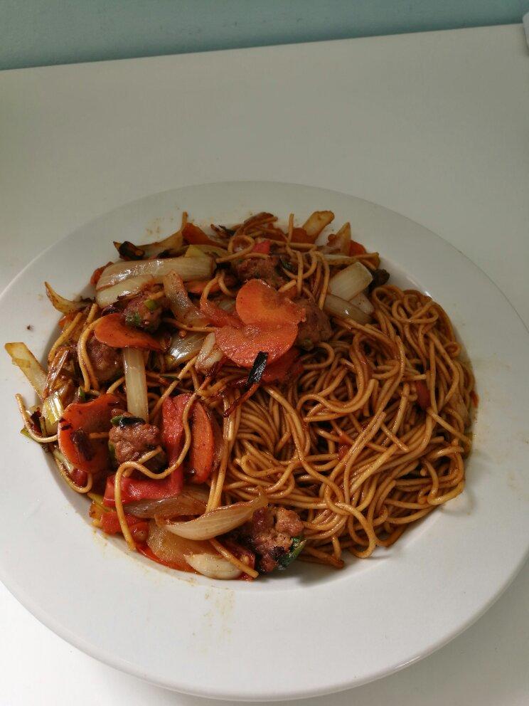 孜然牛肉炒拉条 家常面条百吃不厌的美味做法