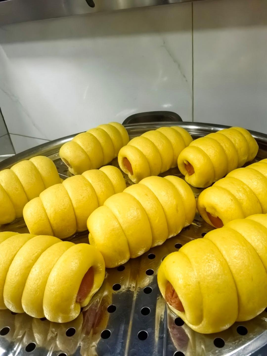 南瓜馒头卷火腿肠