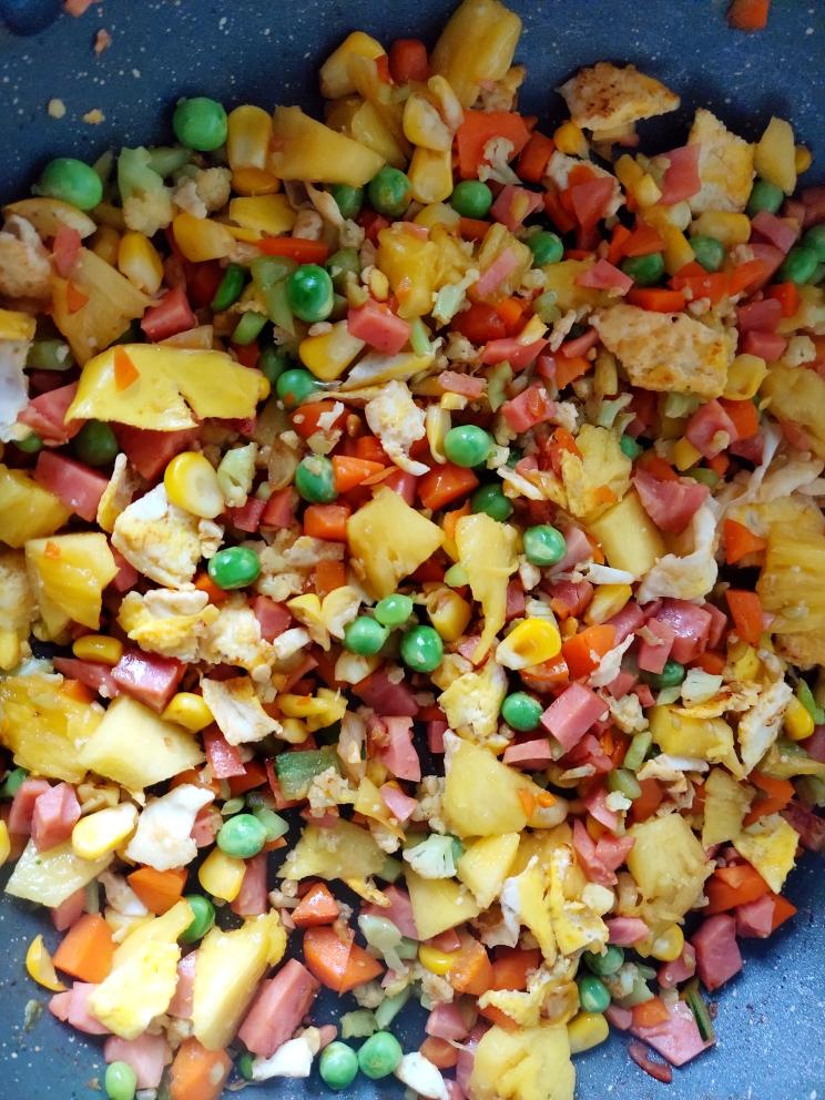 低脂无米菠萝炒饭的做法