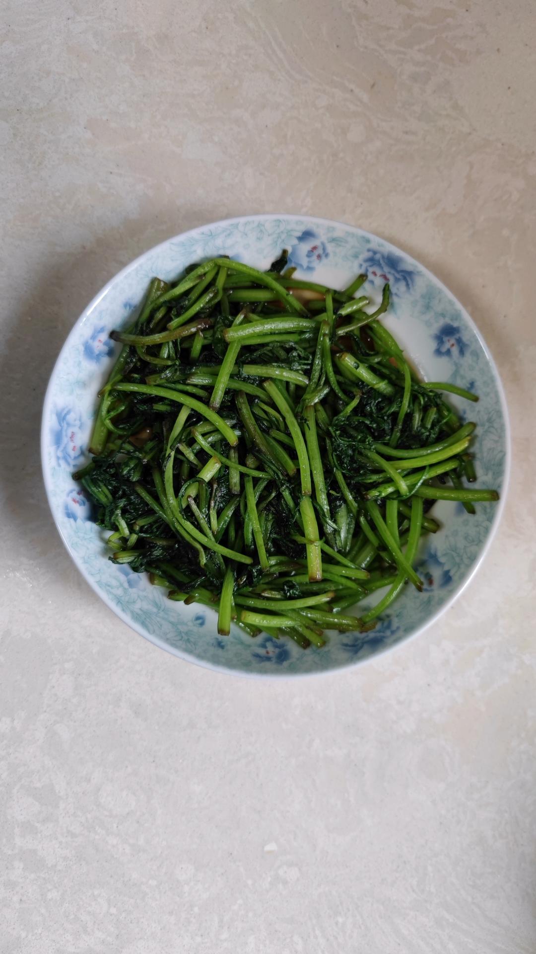 清炒蓬蒿