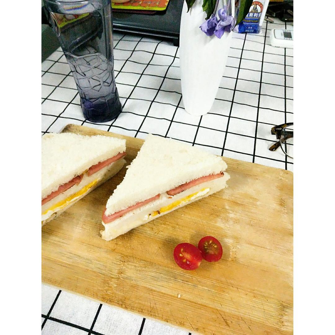 火腿芝士蛋三文治