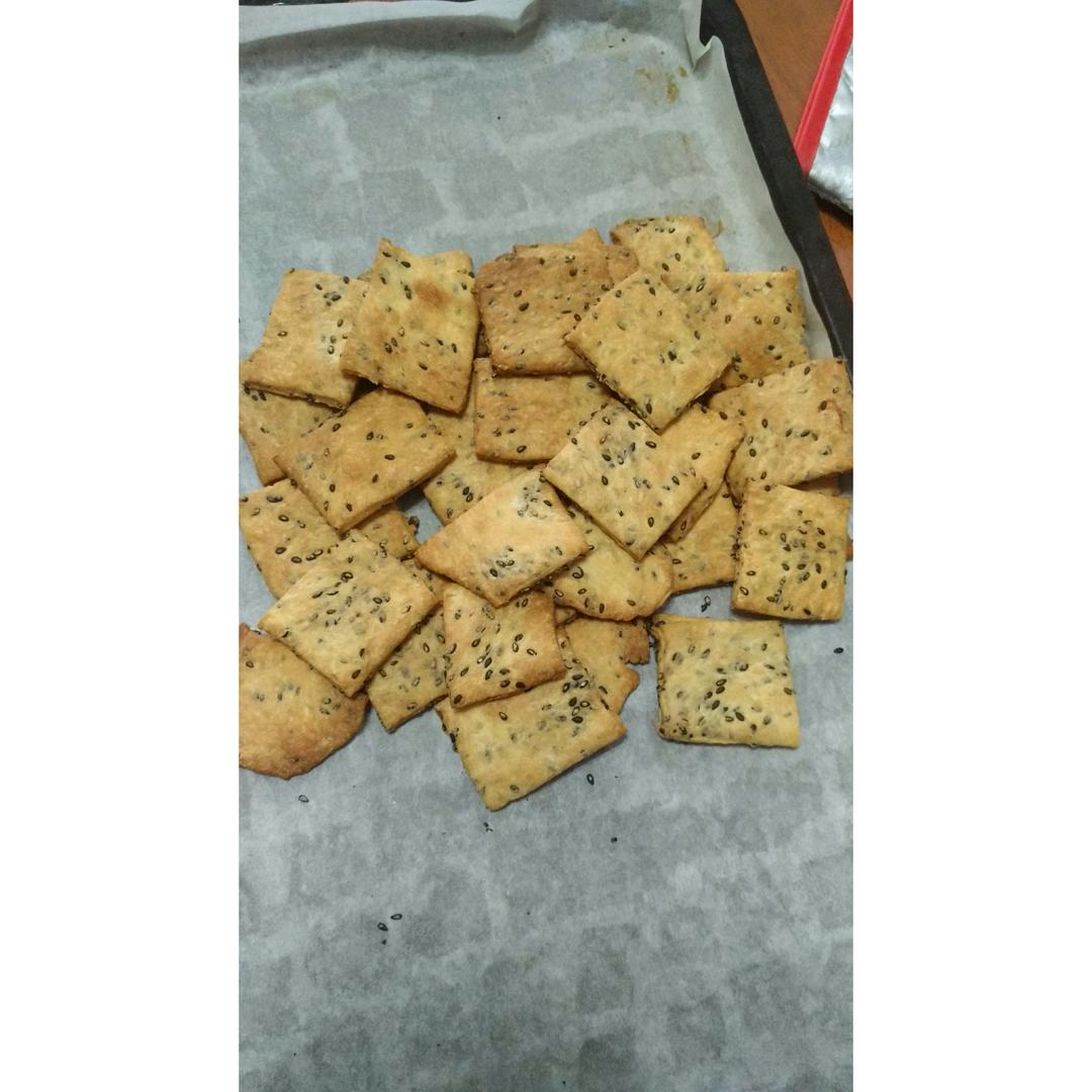 黑芝麻咸香饼干