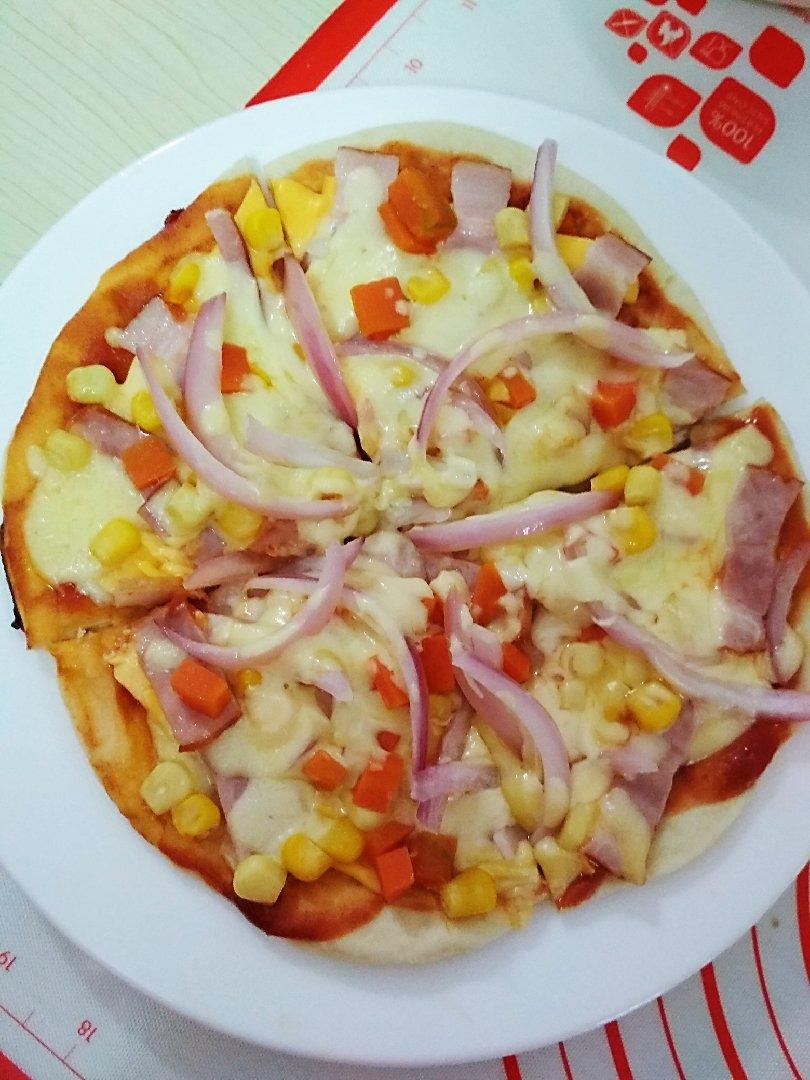 平底锅脆底香肠披萨